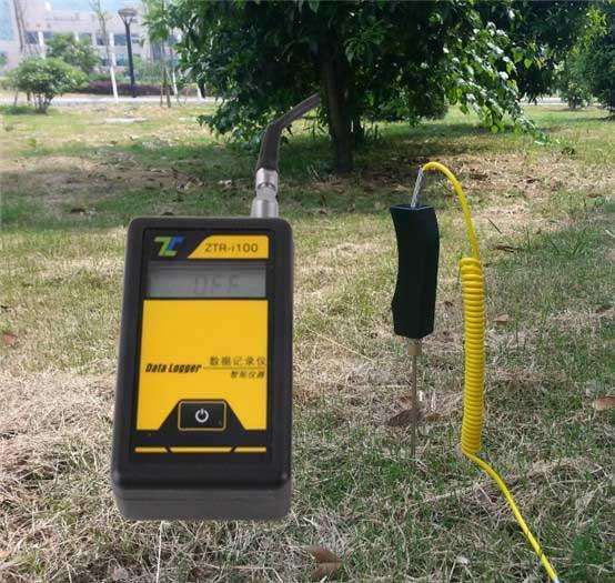 土壤濕度計測試君子蘭